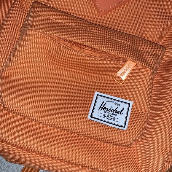 Herschel Mini Classic Backpack - Picture 4 of 5